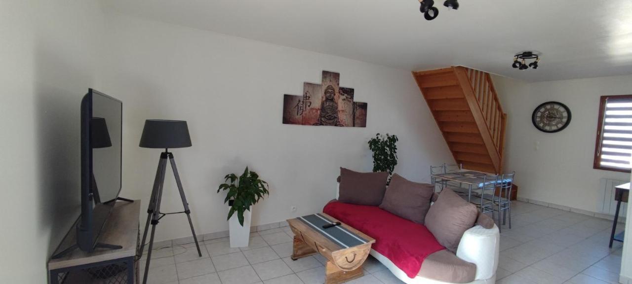 Au Pied Du Chateau 2 Bellegarde-du-Loiret Oda fotoğraf